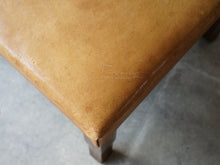 画像をギャラリービューアに読み込む, デンマークデザイン天然革とマホガニーのスツール レザーに傷あり