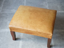 画像をギャラリービューアに読み込む, デンマークデザイン天然革とマホガニーのスツール レザーのヴィンテージ感も良好