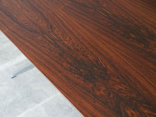 画像をギャラリービューアに読み込む, Arne Jacobsen(アルネ・ヤコブセン)のテーブル モデル3515のブラジリアンローズウッドの木目