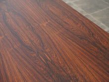 画像をギャラリービューアに読み込む, Arne Jacobsen(アルネ・ヤコブセン)のテーブル モデル3515のブラジリアンローズウッドの木目