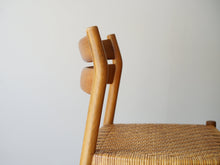 画像をギャラリービューアに読み込む, Børge Mogensen(ボーエ・モーエンセン)BM1 のフレームの角度が特徴