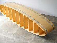 画像をギャラリービューアに読み込む, Louise Campbell (ルイーズ・キャンベル)のカップボード 食器棚の曲げ加工とゴムバンド