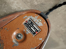 画像をギャラリービューアに読み込む, ハンガリー製のテーブルランプ 東欧インテリア 土台の裏側にあるメタルタグ made in hungary