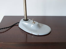 画像をギャラリービューアに読み込む, ハンガリー製のテーブルランプ 東欧インテリア 土台にON/OFFのスイッチ
