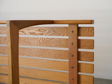 画像をギャラリービューアに読み込む, Yngvar Sandström Tokyo illumsBolighus 北欧デザインの木のベンチの裏面のマイナスネジ