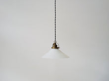 画像をギャラリービューアに読み込む, デンマークデザインのペンダントライト ガラスと真鍮のライト シーリングライト 吊り下げライト北欧 ビンテージ