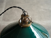 画像をギャラリービューアに読み込む, デンマークデザインのペンダントランプ アンティークな吊り下げ照明 シーリングライト 真鍮の吊り具