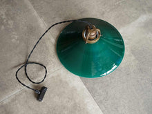 画像をギャラリービューアに読み込む, デンマークデザインのペンダントランプ アンティークな吊り下げ照明 シーリングライト オパールガラスのシェード