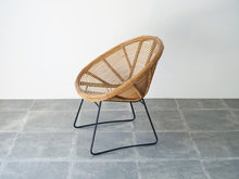 画像をギャラリービューアに読み込む, ヴィンテージのラタンチェア(籐)