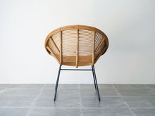 画像をギャラリービューアに読み込む, ヴィンテージのラタンチェア(籐)の背面