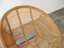 画像をギャラリービューアに読み込む, ヴィンテージのラタンチェア(籐)