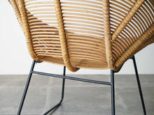 画像をギャラリービューアに読み込む, ヴィンテージのラタンチェア(籐)の背面