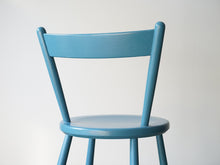 画像をギャラリービューアに読み込む, Børge Mogensen(ボーエ・モーエンセン)のFDB用青いダイニングチェアの背もたれ背面