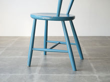 画像をギャラリービューアに読み込む, Børge Mogensen(ボーエ・モーエンセン)のFDB用青いダイニングチェアの脚