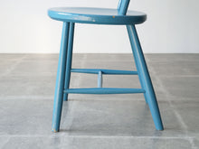 画像をギャラリービューアに読み込む, Børge Mogensen(ボーエ・モーエンセン)のFDB用青いダイニングチェアの脚
