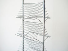 画像をギャラリービューアに読み込む, Verner Panton(ヴェルナー・パントン)のM0132ディスプレイスタンド本棚の中央部