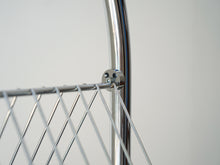 画像をギャラリービューアに読み込む, Verner Panton(ヴェルナー・パントン)のM0132ディスプレイスタンド本棚の棚を固定