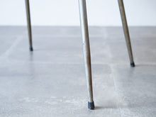 画像をギャラリービューアに読み込む, Børge Mogensen(ボーエ・モーエンセン)Søborg Armchair 肘掛け付きソボーチェアのクロムスチールのフレーム 脚先