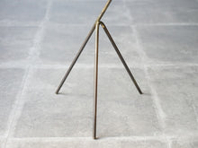 画像をギャラリービューアに読み込む, Carl Aubock(カール・オーボック)の灰皿スタンド モデル3866 3本脚のスタンド