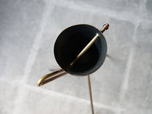 画像をギャラリービューアに読み込む, Carl Aubock(カール・オーボック)の灰皿スタンド モデル3866 上から 灰皿の中