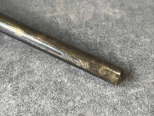 画像をギャラリービューアに読み込む, Carl Aubock(カール・オーボック)の灰皿スタンド モデル3866 脚の裏にあるIllums Bolighusの刻印