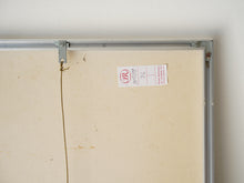 画像をギャラリービューアに読み込む, Andy Warhol(アンディ・ウォーホル)のLouisiana 1978ポスター フレーム裏面に貼られたオークションのラベル