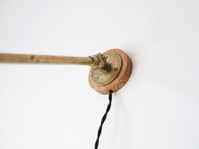 画像をギャラリービューアに読み込む, Vilhelm Lauritzenヴィルヘルム・ラウリッツェン ウォールランプ 壁掛けライト 壁に取り付けるための木製の土台をオリジナルで製作しました