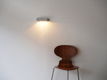 画像をギャラリービューアに読み込む, Lyfa ウォールランプ 金属 壁埋め込み式照明 ウォールランプとヤコブセンのアントチェア