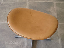 画像をギャラリービューアに読み込む, Arne Jacobsen Egg Chair アルネヤコブセンのエッグチェアのオットマン コニャック色のレザーの座面