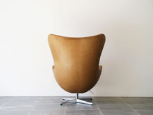 画像をギャラリービューアに読み込む, Arne Jacobsen Egg Chair アルネヤコブセンのエッグチェアの背もたれ 大きい椅子