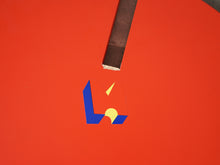 画像をギャラリービューアに読み込む, Torben Skov chair 北欧デザインのデザイナーズチェアの背もたれにあるロゴ