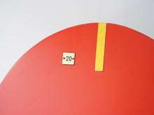 画像をギャラリービューアに読み込む, Torben Skov chair 北欧デザインのデザイナーズチェアの背もたれにある20の番号