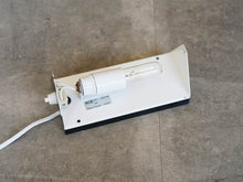 画像をギャラリービューアに読み込む, Charlotte Perriand(シャルロット・ペリアン)のウォールランプCP-1の内部