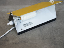 画像をギャラリービューアに読み込む, Charlotte Perriand(シャルロット・ペリアン)ウォールランプ黄色の光源