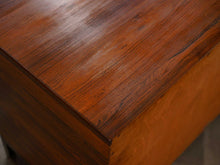 画像をギャラリービューアに読み込む, Svend Langkilde Chest スヴェンドランキレのチェスト ローズウッドの引き出しの天面