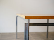 画像をギャラリービューアに読み込む, Poul Kjærholm PK55 Table