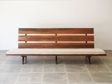 画像をギャラリービューアに読み込む, Georg Thamsのソファ正面から