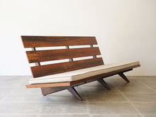 画像をギャラリービューアに読み込む, Georg Thamsのソファ全体図