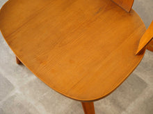 画像をギャラリービューアに読み込む, モーエンセンのローラウンジチェアの座面