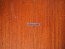 画像をギャラリービューアに読み込む, スウェーデンデザインのテーブルの裏面のBruun Rasmussenのラベル