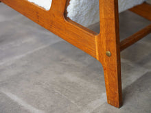 画像をギャラリービューアに読み込む, モーエンセンのソファーの脚