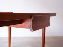 画像をギャラリービューアに読み込む, フィン・ユールのテーブル引き出し