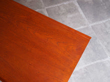 画像をギャラリービューアに読み込む, フィン・ユールのテーブル天板