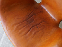 画像をギャラリービューアに読み込む, スワンチェアの座面アップ