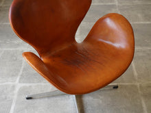 画像をギャラリービューアに読み込む, スワンチェアの左上から