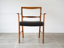 画像をギャラリービューアに読み込む, Ole Wanscher Armchair