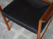 画像をギャラリービューアに読み込む, Ole Wanscher Armchair