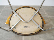 画像をギャラリービューアに読み込む, Hans J. Wegner JH701 ハンスJウェグナーのアームチェアの裏面