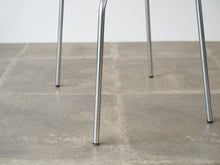 画像をギャラリービューアに読み込む, Hans J. Wegner JH701 ハンスJウェグナーのアームチェアの脚