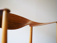 画像をギャラリービューアに読み込む, メトリポリタンチェアの成形合板の曲線